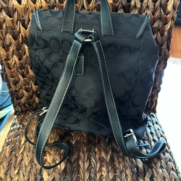 Coach signature C leather and canvas backpack - Picture 6 of 8